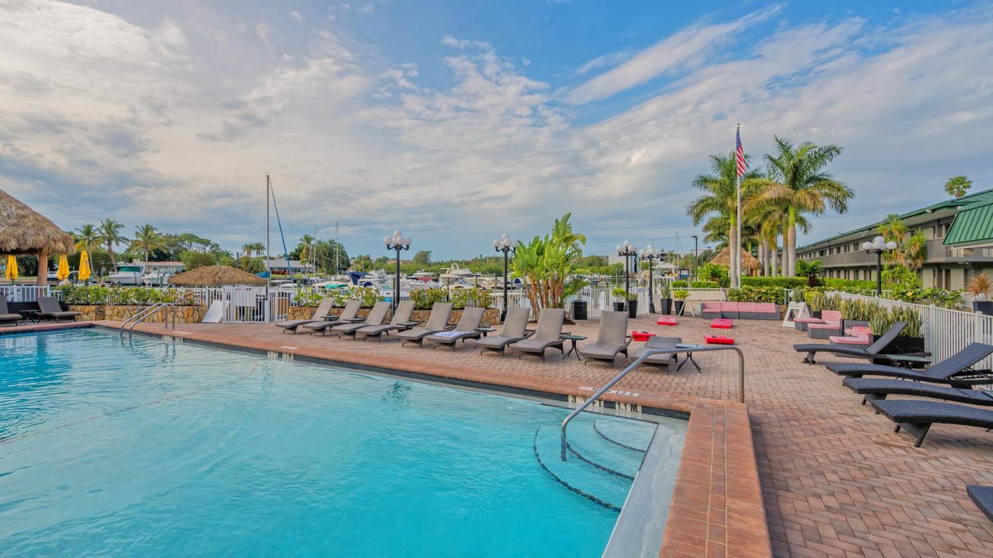 All-New Waterfront With Balcony,Pool,Tiki Bar,Gym Sarasota Exterior foto