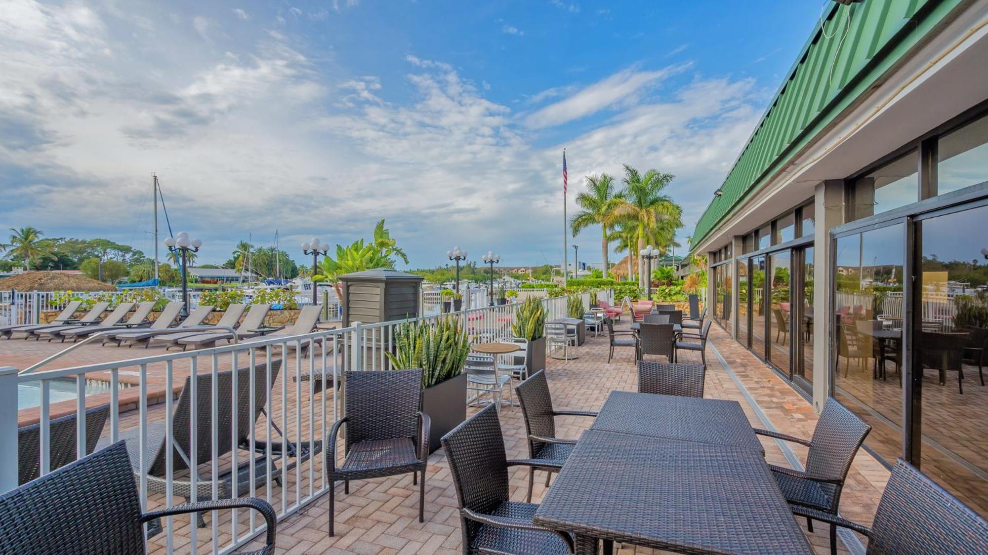 All-New Waterfront With Balcony,Pool,Tiki Bar,Gym Sarasota Exterior foto